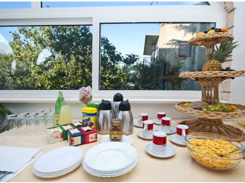 Rooms & Restaurant Matanovi Dvori Sukošan エクステリア 写真